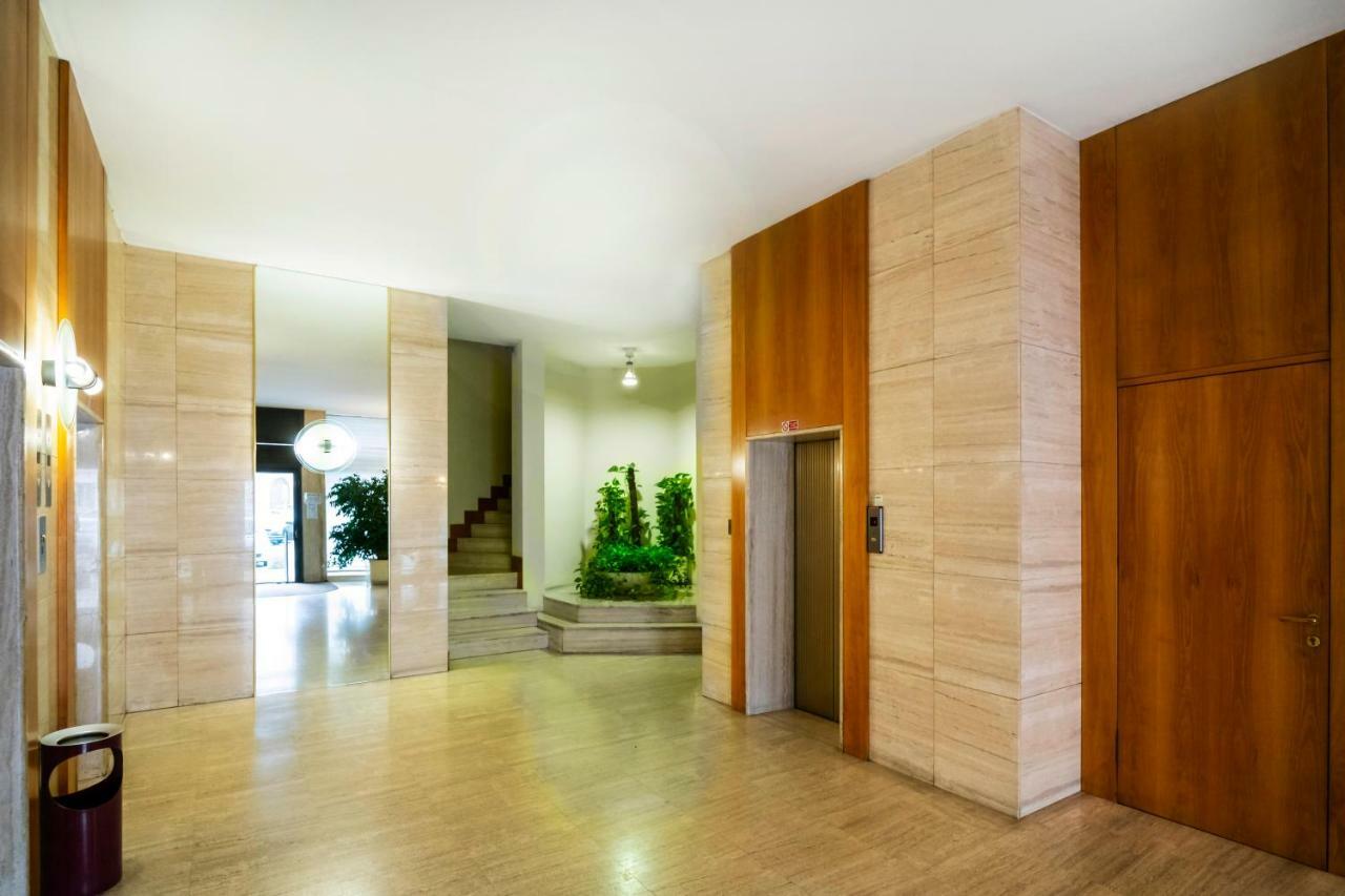 Santo Stefano Luxury Apartment Milão Exterior foto